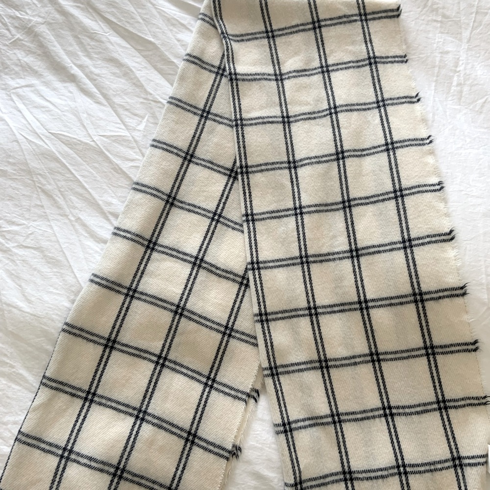 H&M Beige plaid scarf